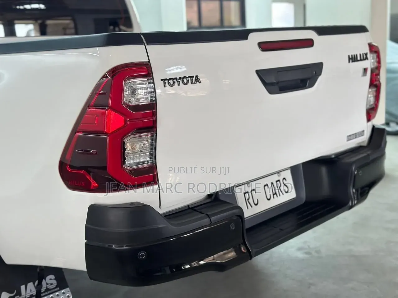 Nouveau Toyota Corolla Fielder 2025 Blanc cassé