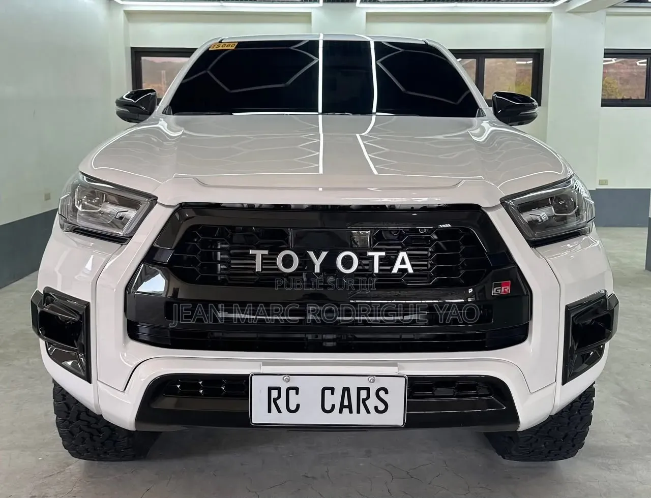 Nouveau Toyota Corolla Fielder 2025 Blanc cassé
