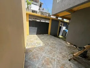 3chbre Duplex dans Abidjan Pbf -Btp, Cocody à Vendre