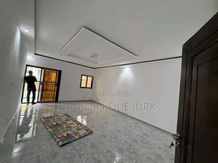 3chbre Duplex dans Abidjan Pbf -Btp, Cocody à Vendre