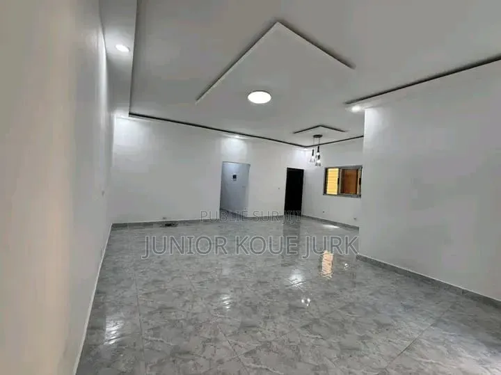 3chbre Duplex dans Abidjan Pbf -Btp, Cocody à Vendre