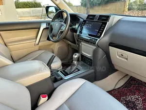 Toyota Land Cruiser Prado 2021 Blanc cassé