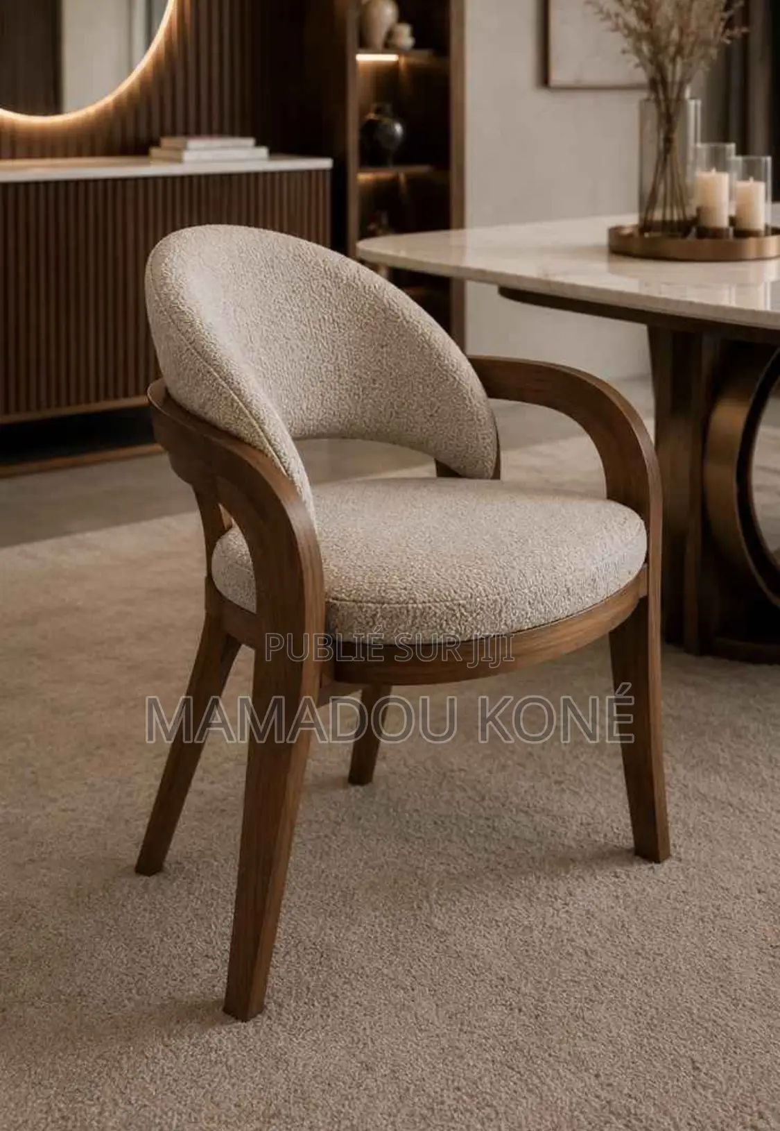 Chaise en Bois Très Bien Solide