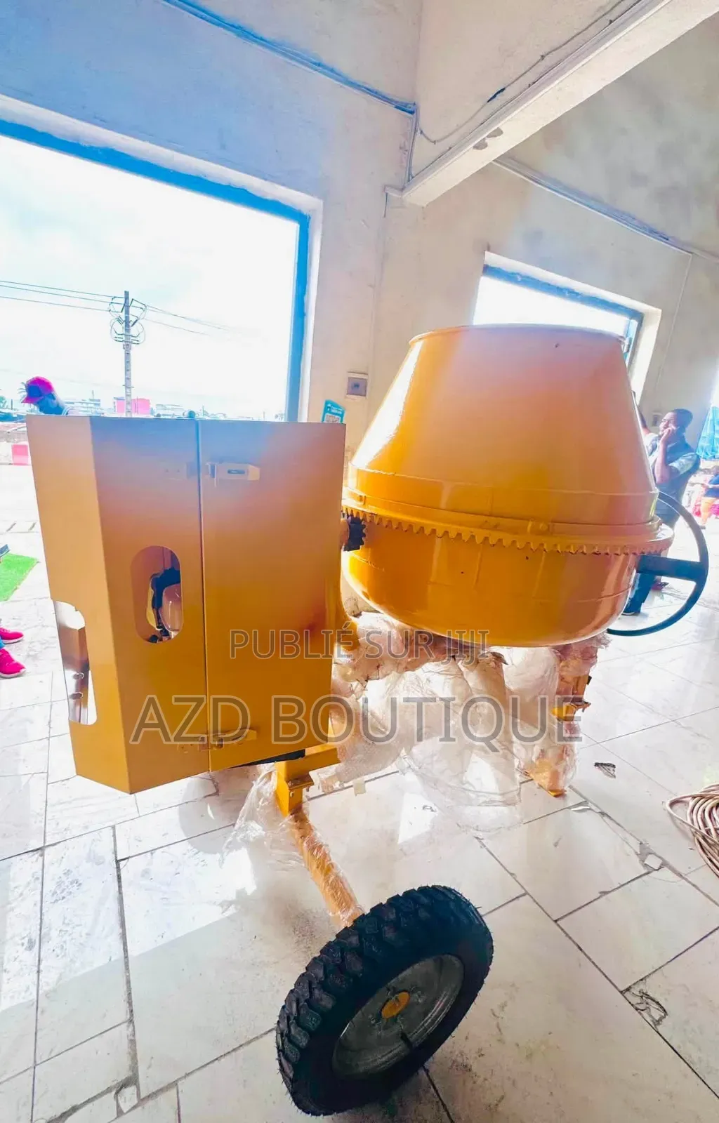 Bétonnière Professionnelle 350 L Équipée D’un Moteur Puissant De 13 CV