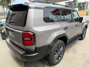 Toyota Land Cruiser Prado 2025 Gris