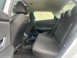 Hyundai Elantra 2021 Blanc