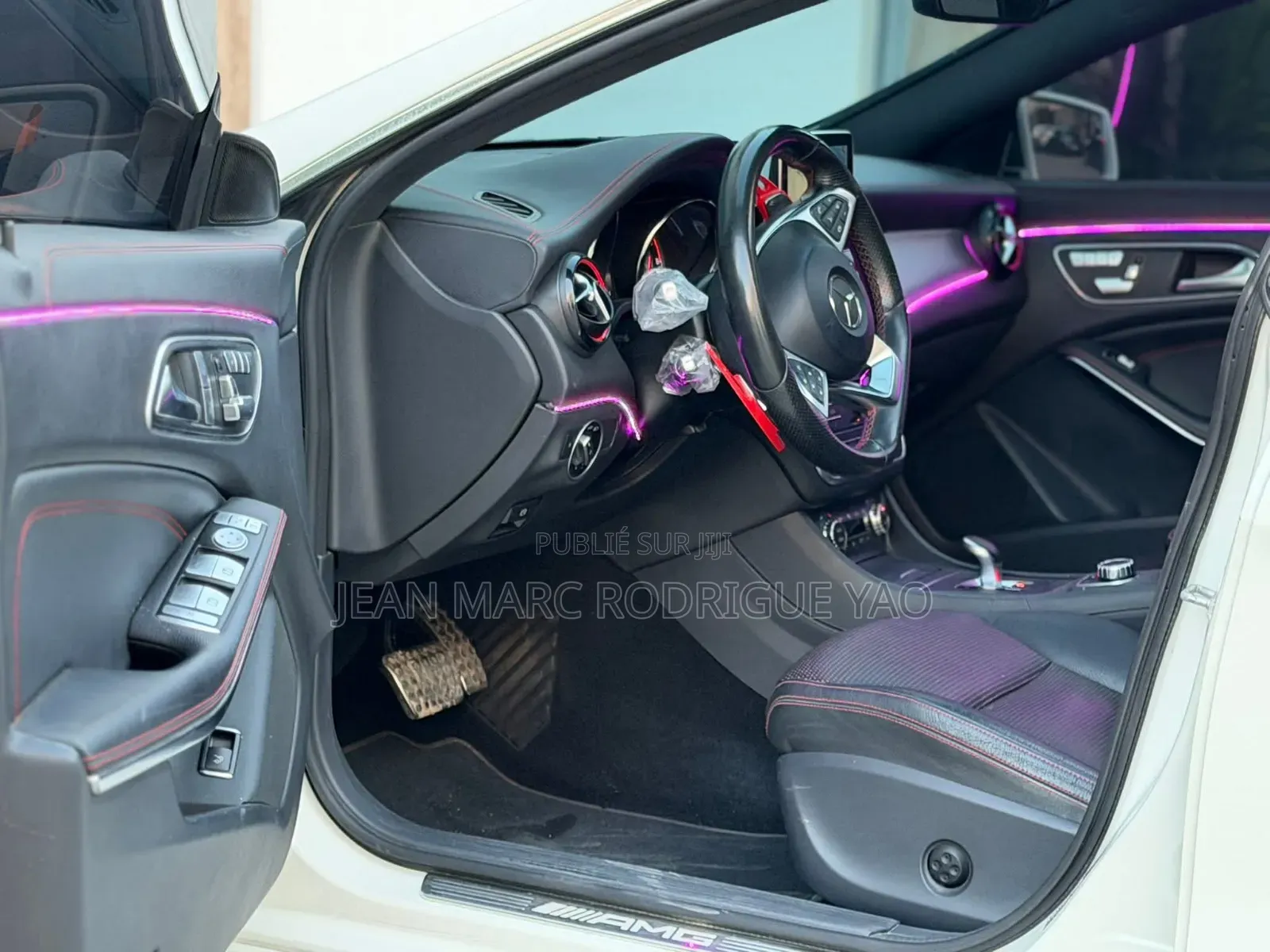 Nouveau Mercedes-Benz C300 2025 Blanc cassé