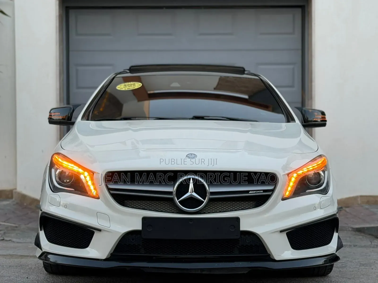 Nouveau Mercedes-Benz C300 2025 Blanc cassé