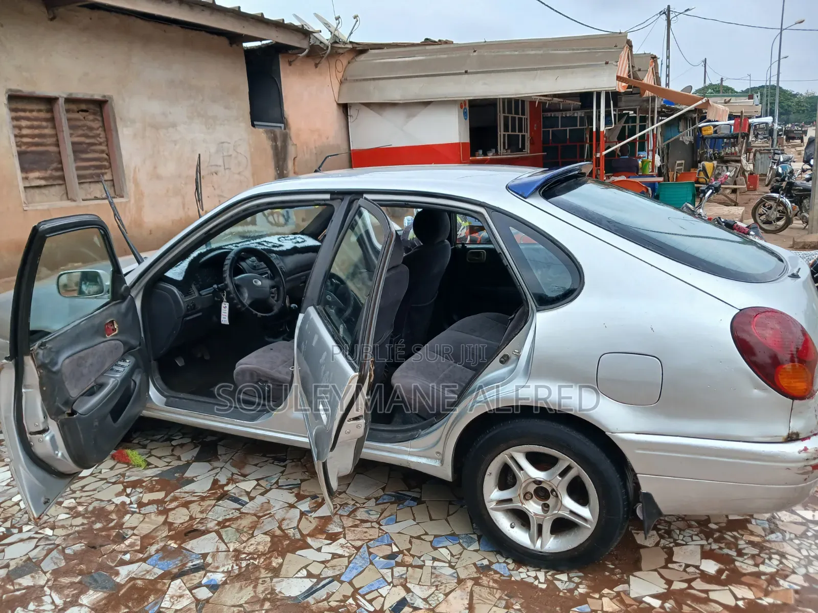 Toyota Corolla 2000 Gris