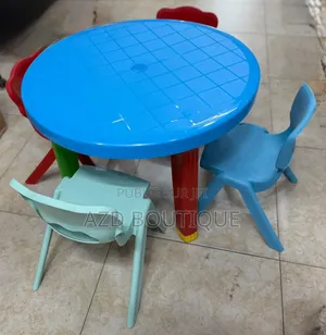 Ensemble Table Ronde Et Chaises Multicolores en Plastique Pour Enfants