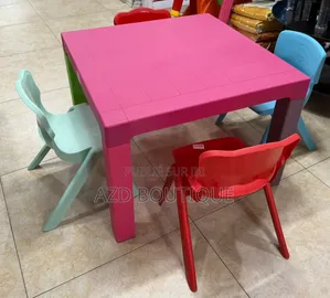 Ensemble Table Ronde Et Chaises Multicolores en Plastique Pour Enfants