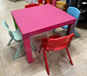 Ensemble Table Ronde Et Chaises Multicolores en Plastique Pour Enfants