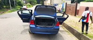 BMW 320i 2006 Bleu