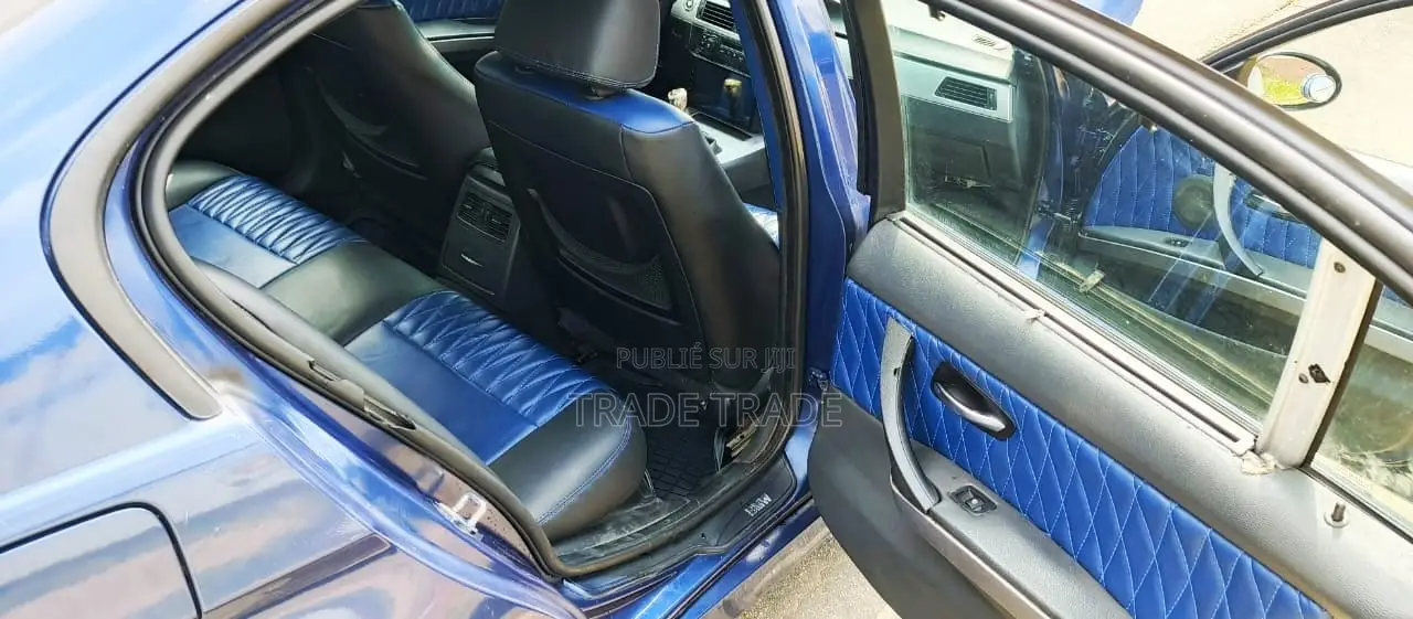 BMW 320i 2006 Bleu