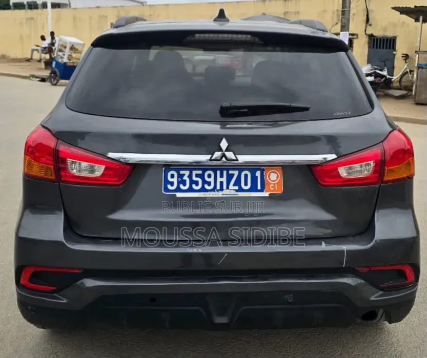 Mitsubishi Outlander 2018 Gris