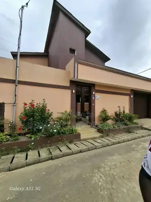 5chbre Duplex dans Beraka Corporation, Cocody à Louer