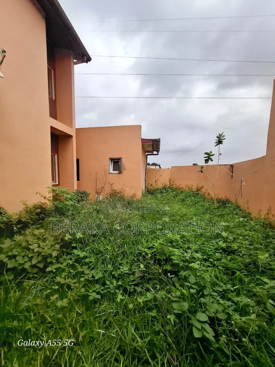 5chbre Duplex dans Beraka Corporation, Cocody à Louer