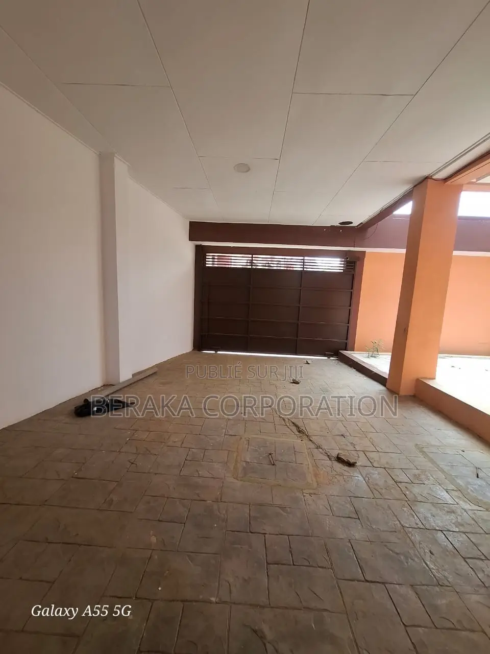5chbre Duplex dans Beraka Corporation, Cocody à Louer