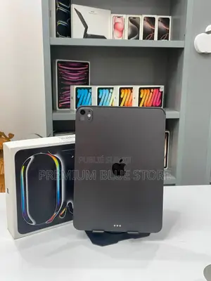 Nouveau Apple iPad Pro 13 (2025) 256 GB Autre