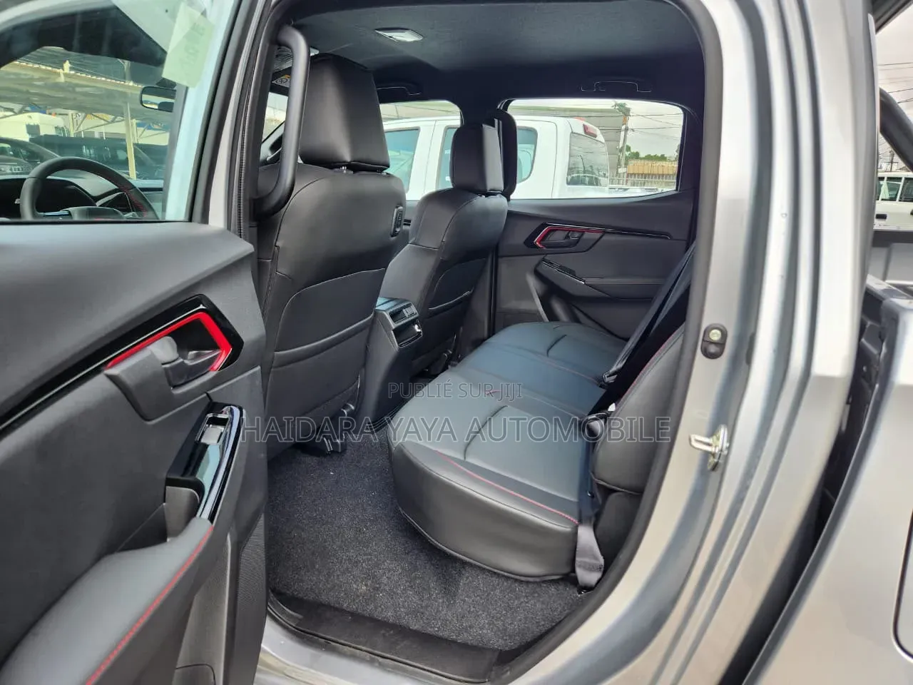 Nouveau Isuzu D-MAX 2026 Gris