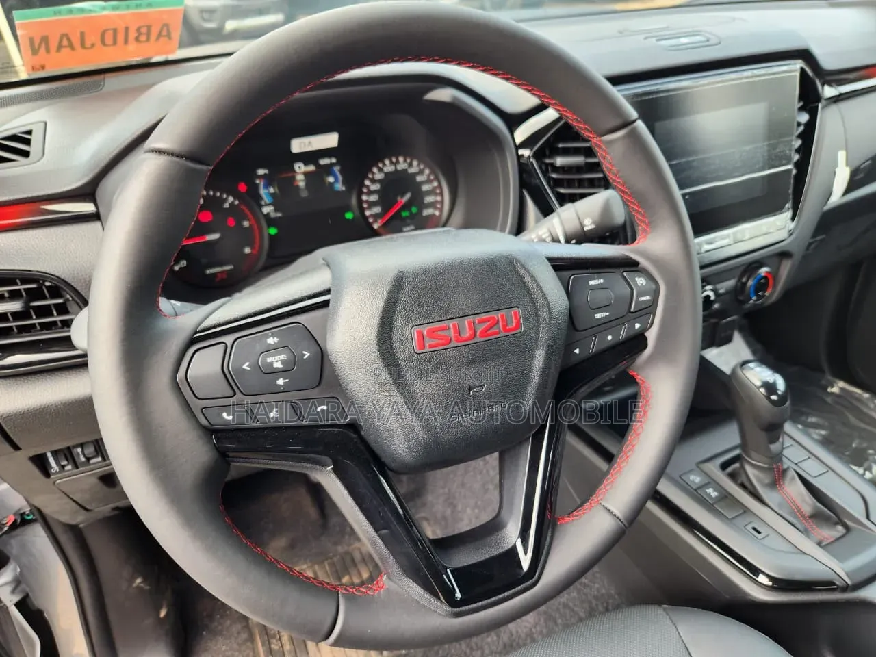 Nouveau Isuzu D-MAX 2026 Gris