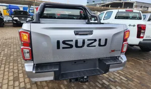 Nouveau Isuzu D-MAX 2026 Gris