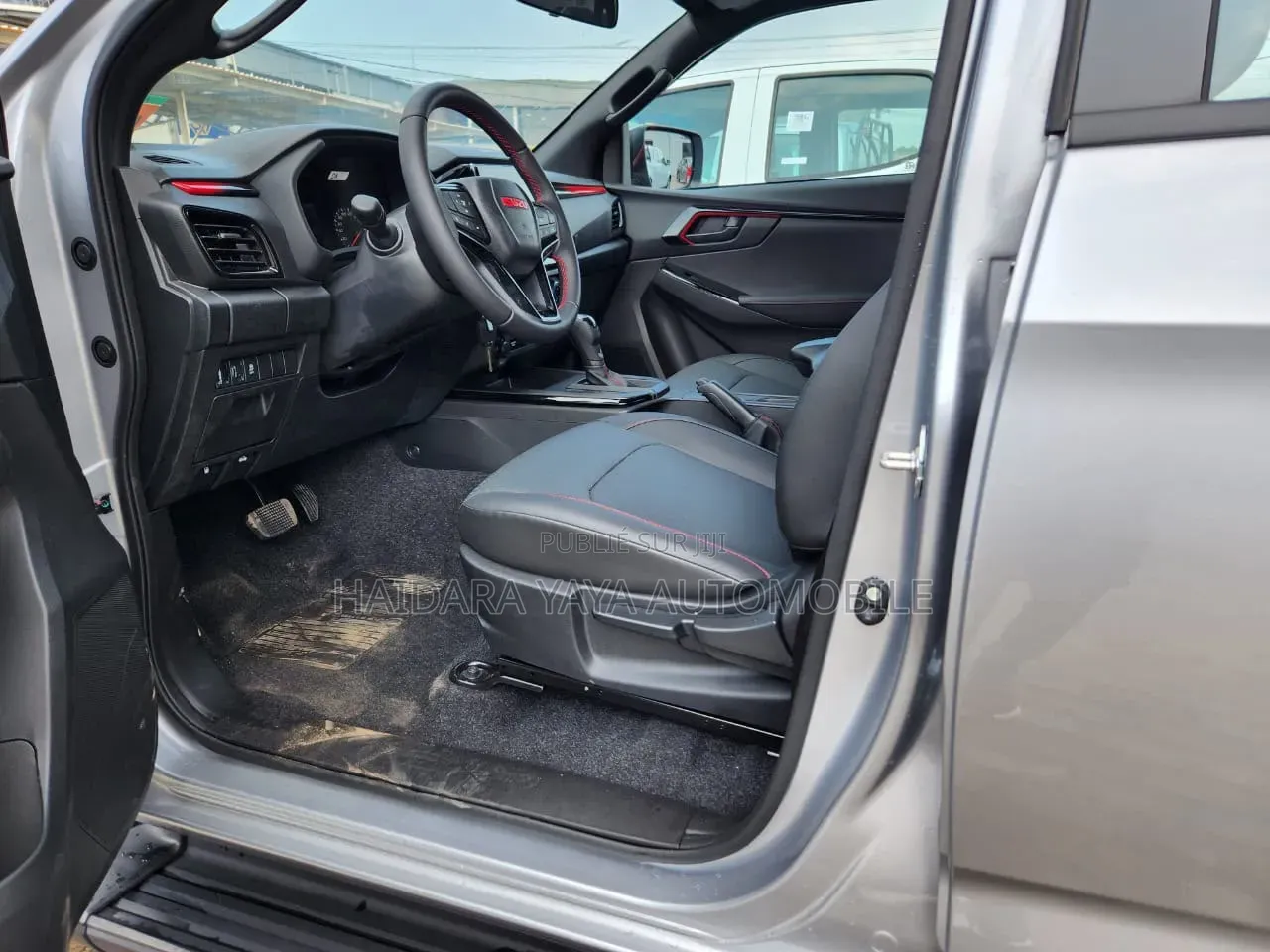 Nouveau Isuzu D-MAX 2026 Gris