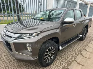 Mitsubishi L200 2022 Marron