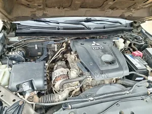 Mitsubishi L200 2022 Marron