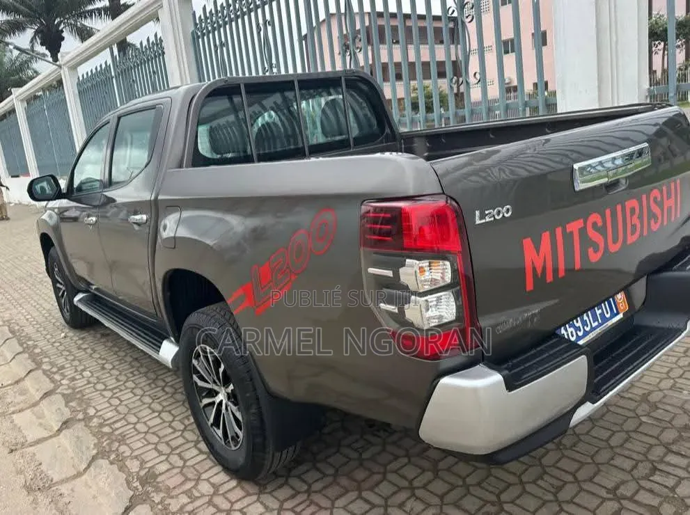 Mitsubishi L200 2022 Marron