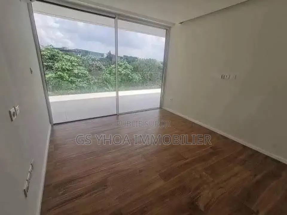 3chbre Appartement dans Deux Plateaux à Vendre