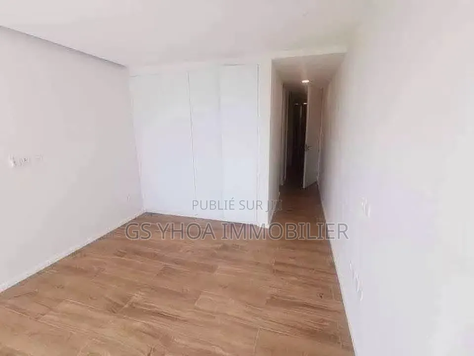 3chbre Appartement dans Deux Plateaux à Vendre