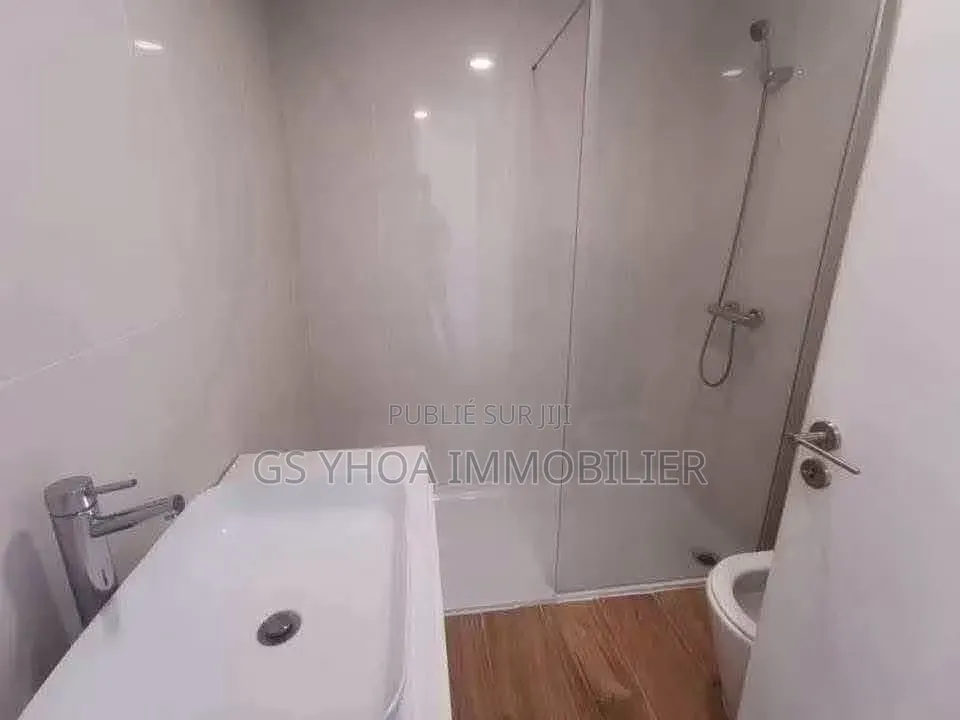 3chbre Appartement dans Deux Plateaux à Vendre
