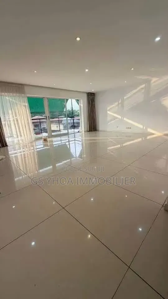 3chbre Appartement dans Bingerville à Vendre