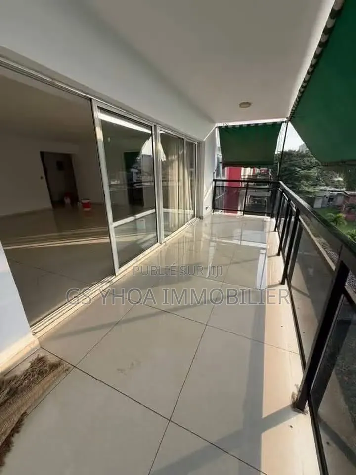 3chbre Appartement dans Bingerville à Vendre