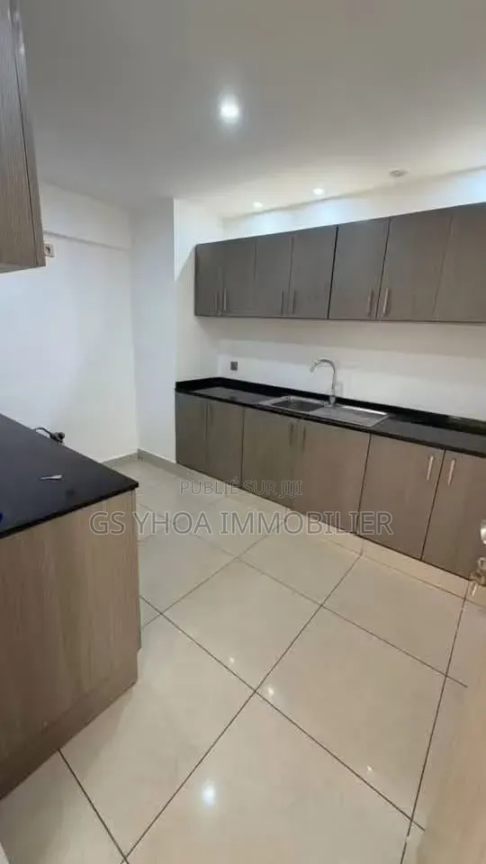 3chbre Appartement dans Bingerville à Vendre