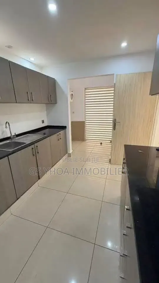 3chbre Appartement dans Bingerville à Vendre