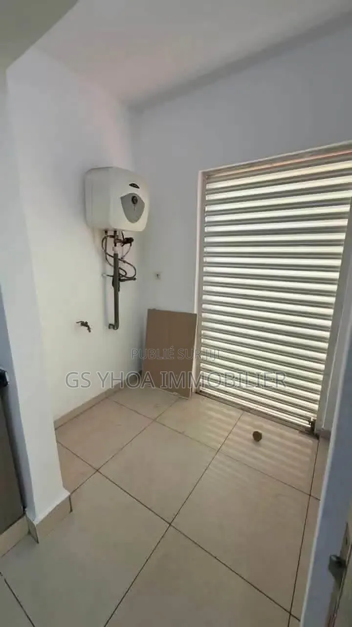 3chbre Appartement dans Bingerville à Vendre