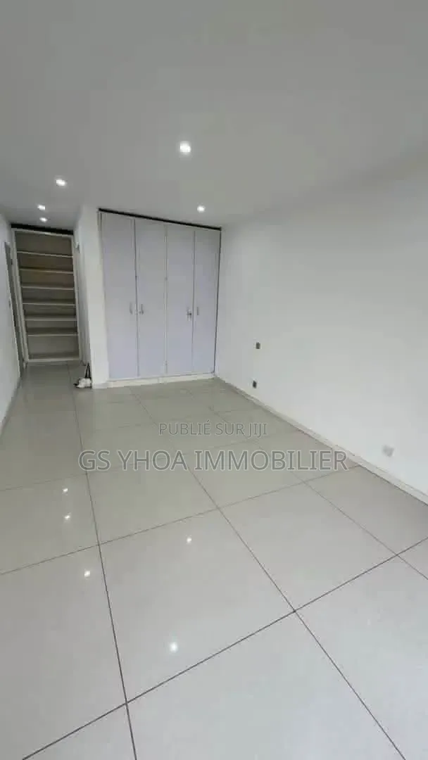 3chbre Appartement dans Bingerville à Vendre