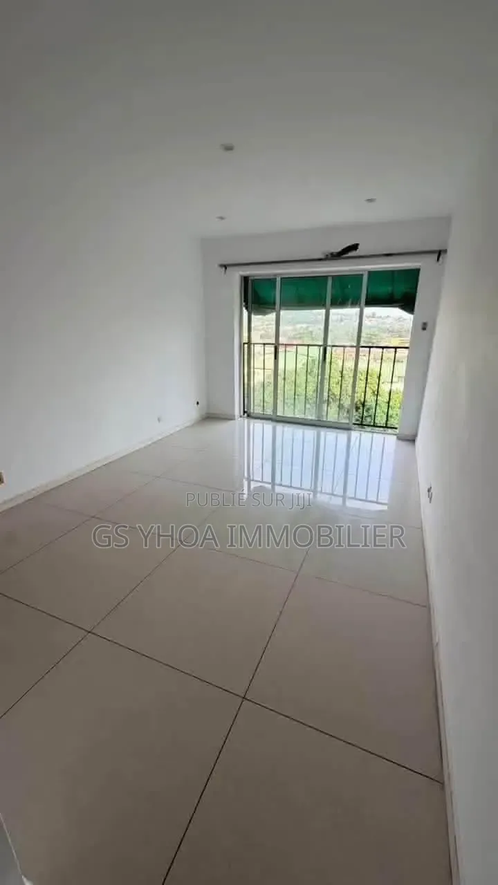 3chbre Appartement dans Bingerville à Vendre
