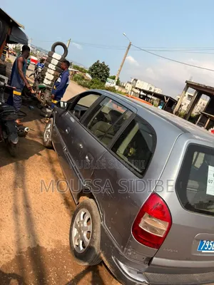 Opel Zafira 2004 Gris