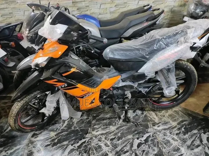 Nouveau TVS Apache 180 RTR 2025 Autre