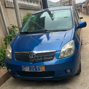 Toyota Verso 2009 Bleu