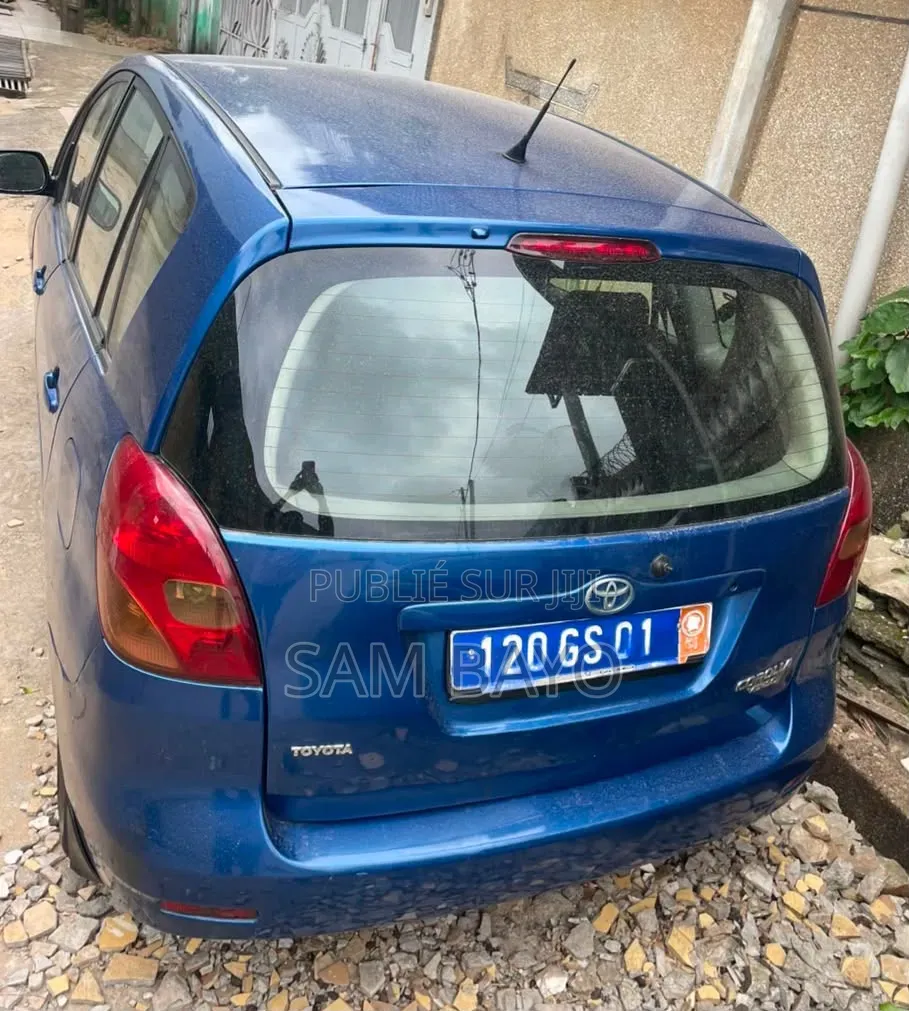 Toyota Verso 2009 Bleu