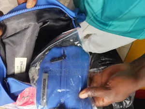 Sac. Essentiel