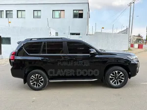 Toyota Land Cruiser Prado 2022 Noir
