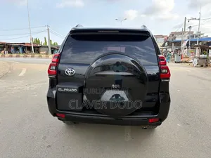 Toyota Land Cruiser Prado 2022 Noir