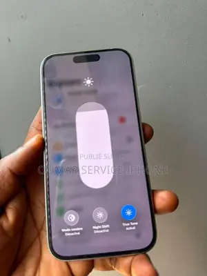Nouveau Apple iPhone 15 Pro 256 GB Doré