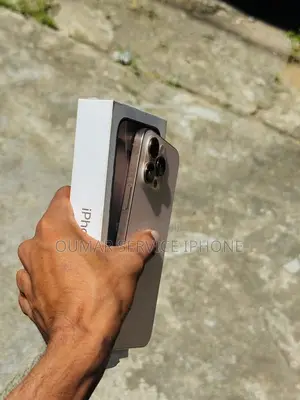 Nouveau Apple iPhone 16 Pro Max 512 GB Doré