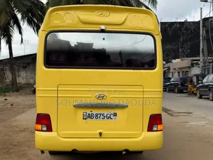 Hyundai County 2019 Jaune